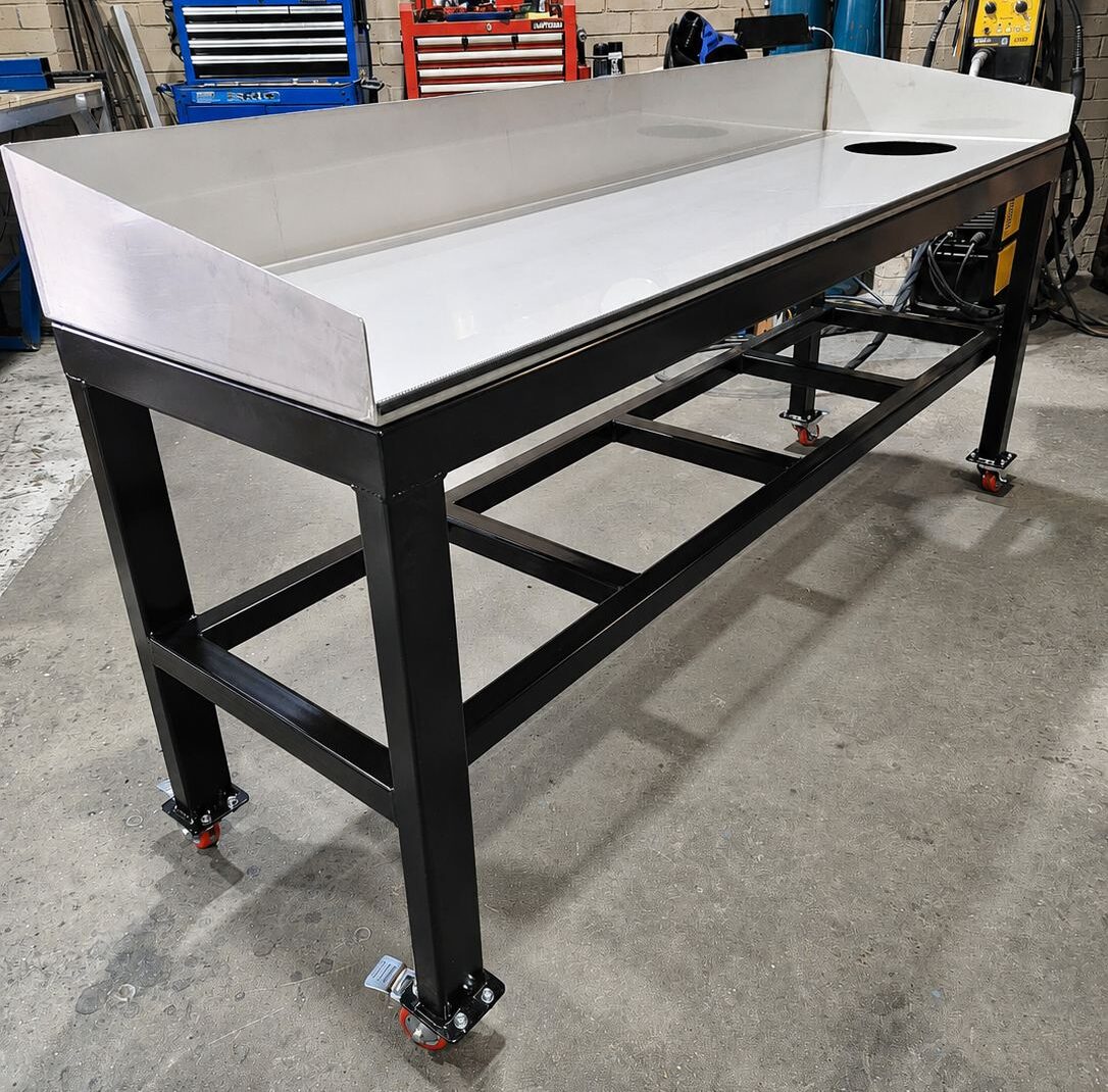 Black frame steel workbench build